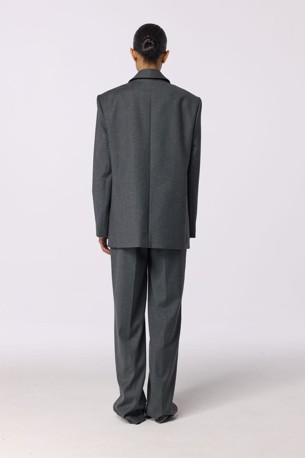 Mid-rise wool pants with front creases - Photo 4