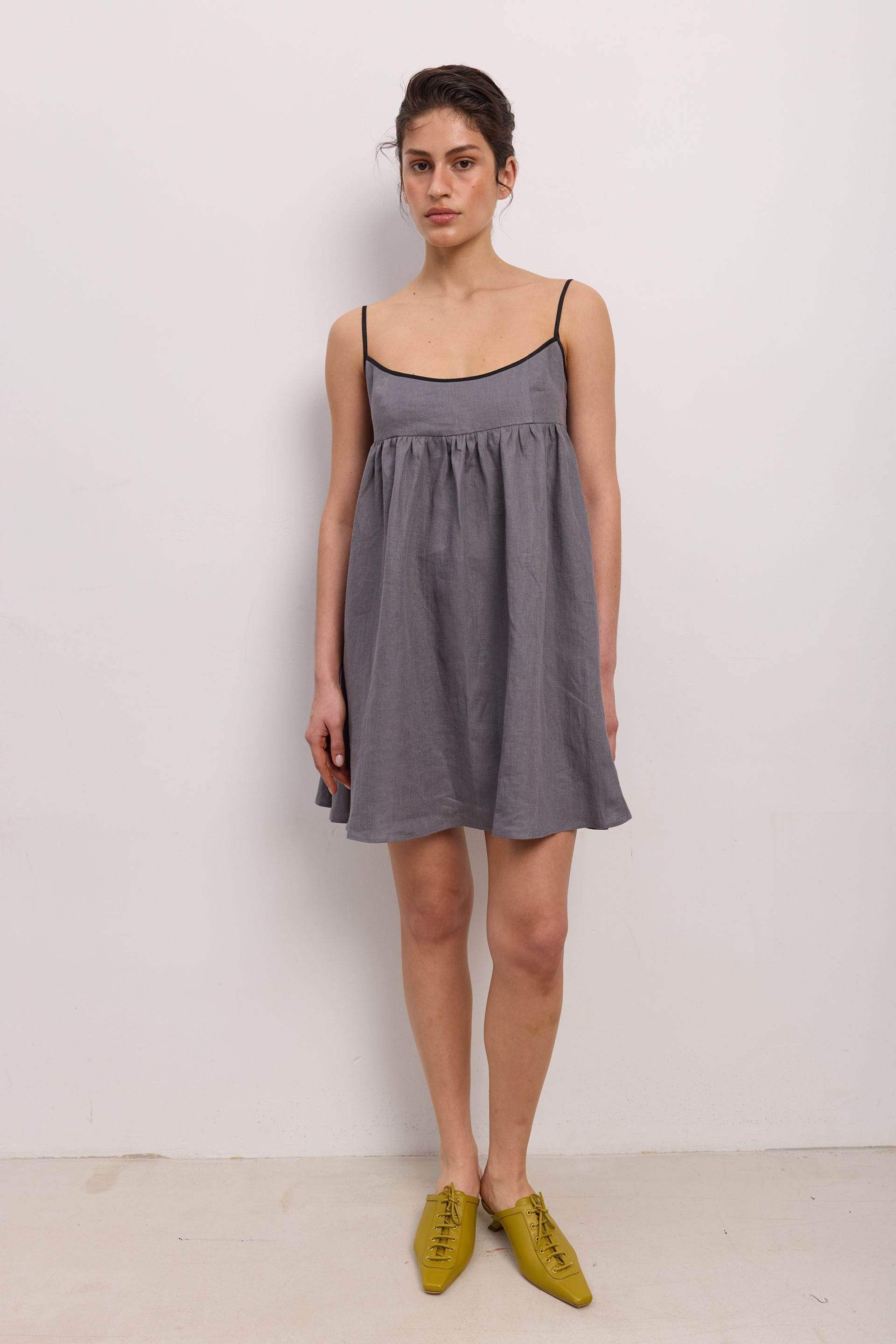 Robe trapèze mini avec bordure noire - WWT-DR1089-18-14 - Photo 1