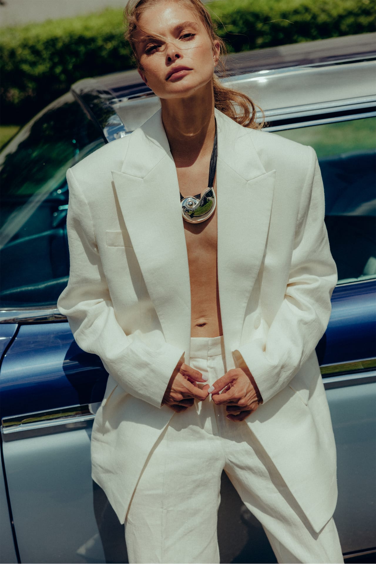 Mid-rise linen trousers with arrows - Photo 4