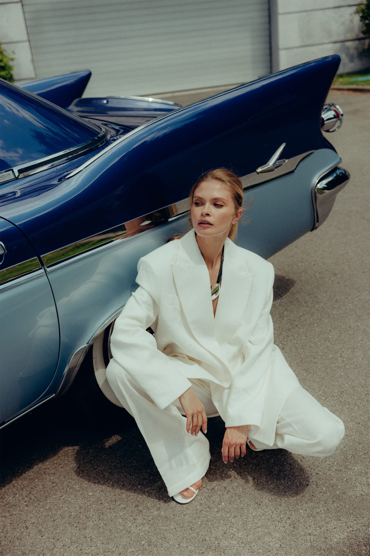 Mid-rise linen trousers with arrows - Photo 5