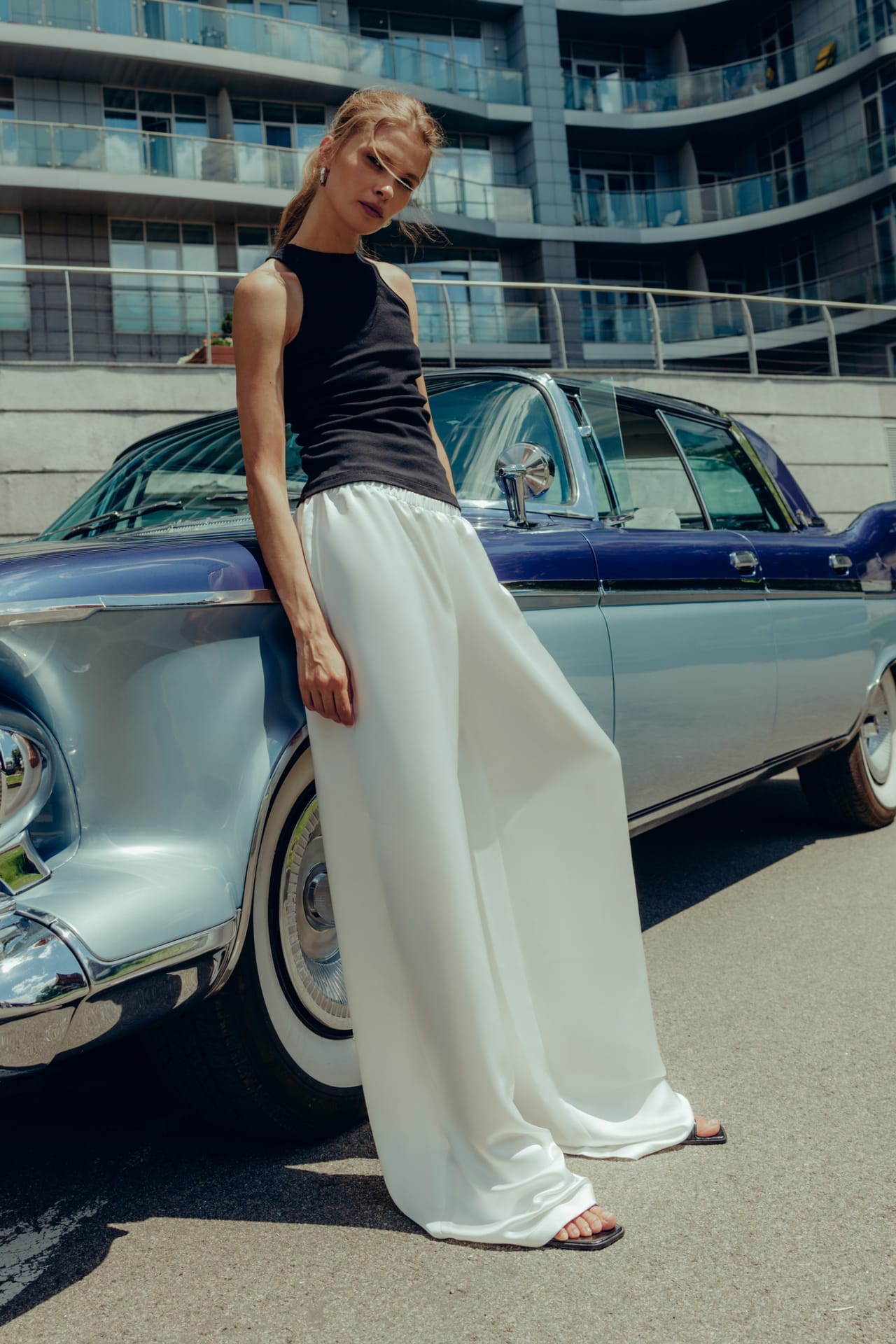 Satin pants with imitation lace lingerie - Photo 3