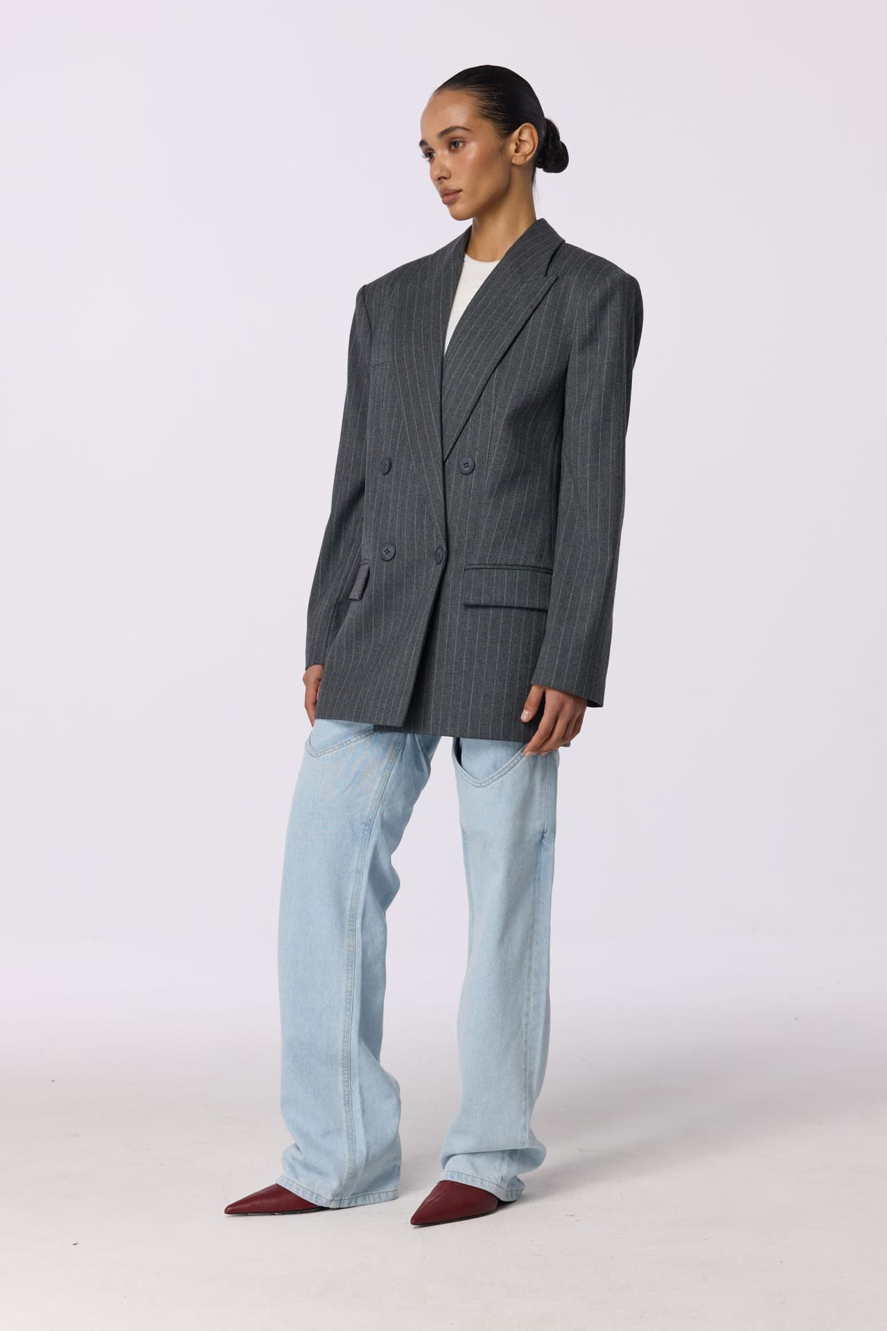 Oversized double-breasted wool blazer with shoulder pads - Photo 5
