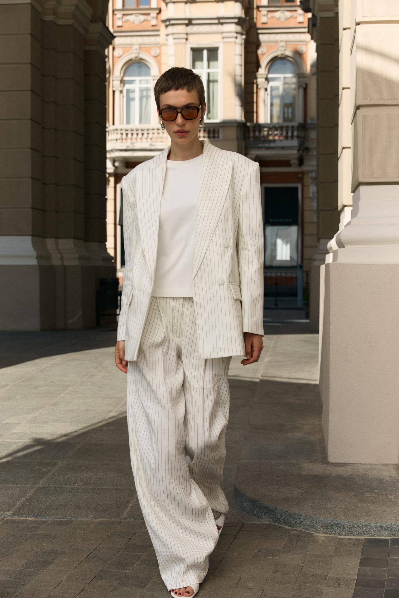 Blazer oversize en lin à double boutonnage avec épaulettes - Photo 3