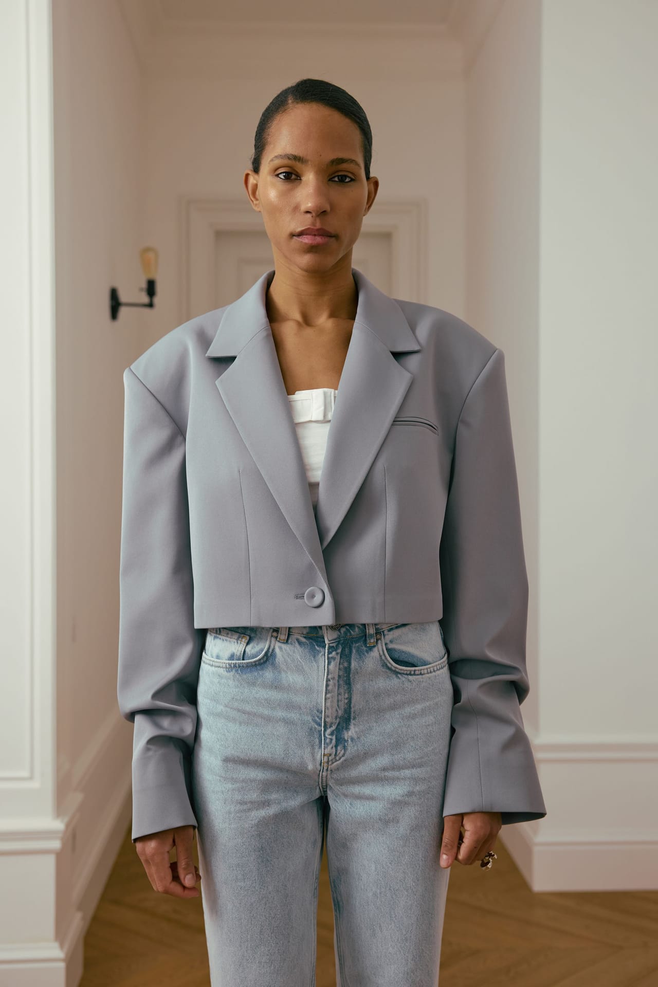 Blazer crop en coton avec fronces sur la manche - Photo 3