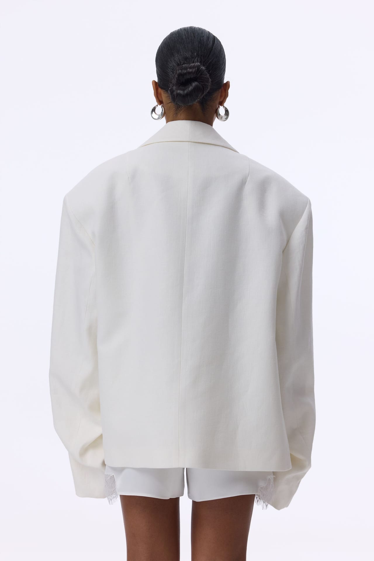 Oversized linen blazer with gathered details on the sleeves - Photo 2
