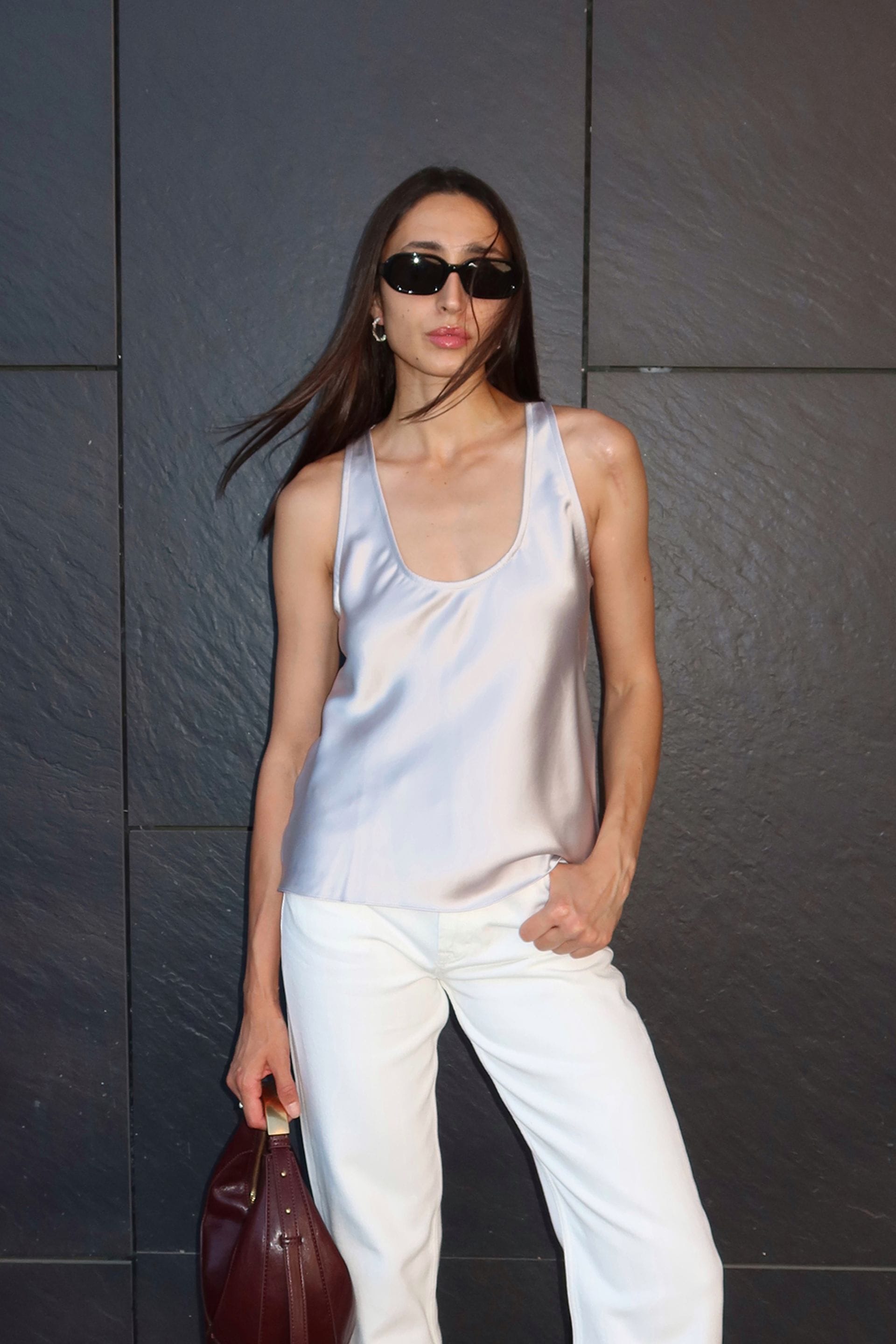 Satin top with a deep neckline - WWT-T8512-7-6 - Photo 3