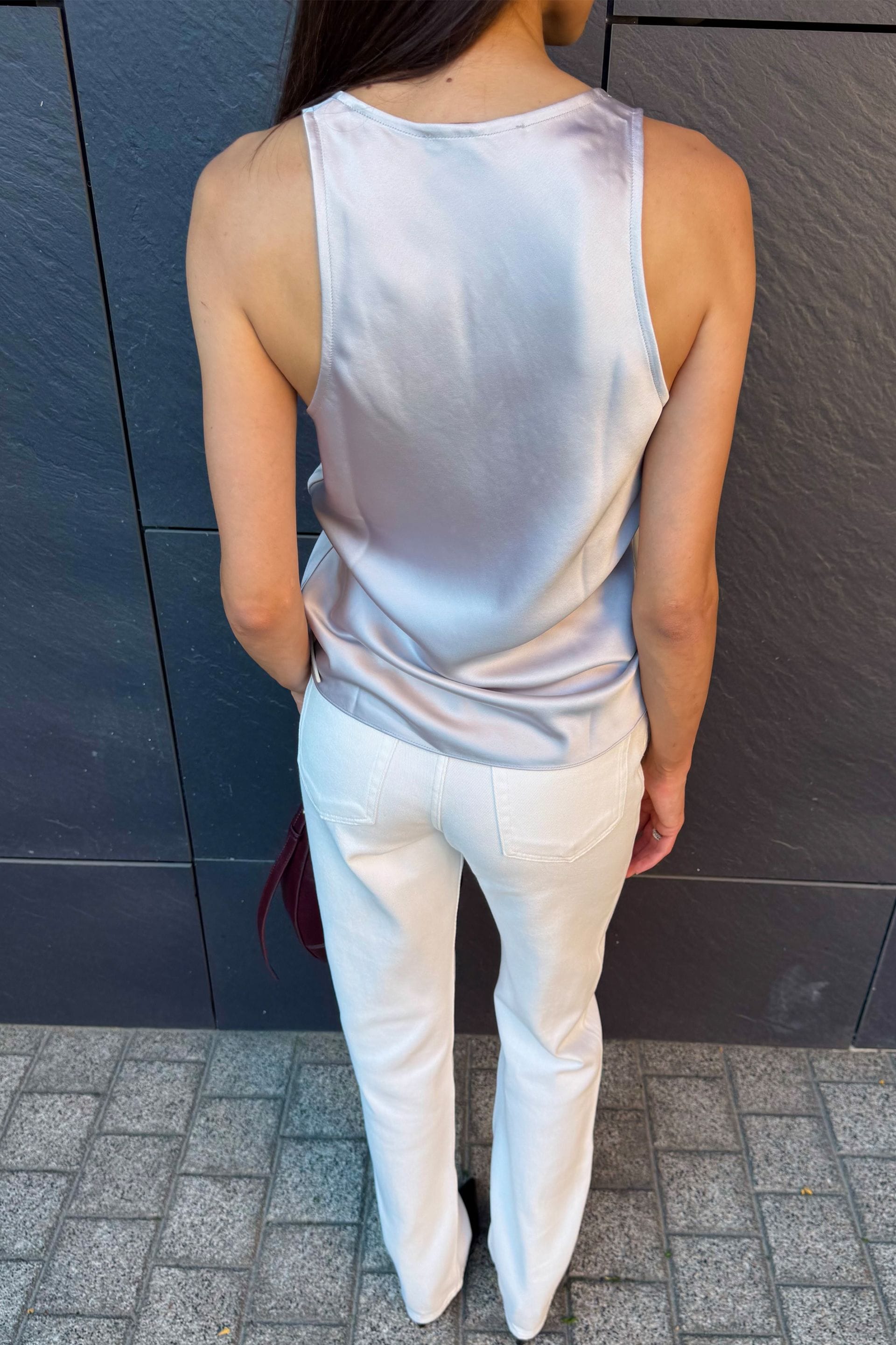 Satin top with a deep neckline - WWT-T8512-7-6 - Photo 4