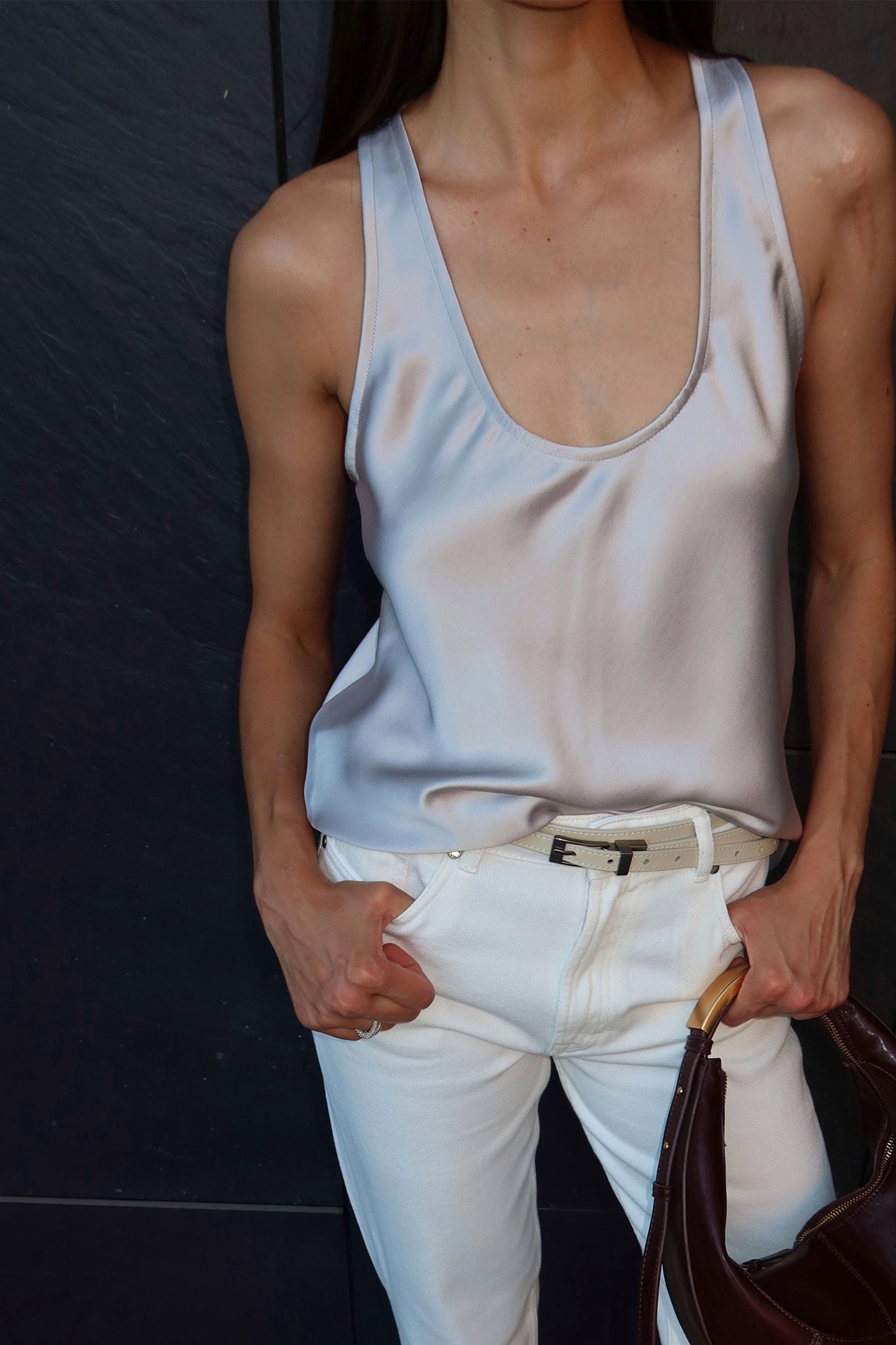 Satin top with a deep neckline - WWT-T8512-7-6 - Photo 5