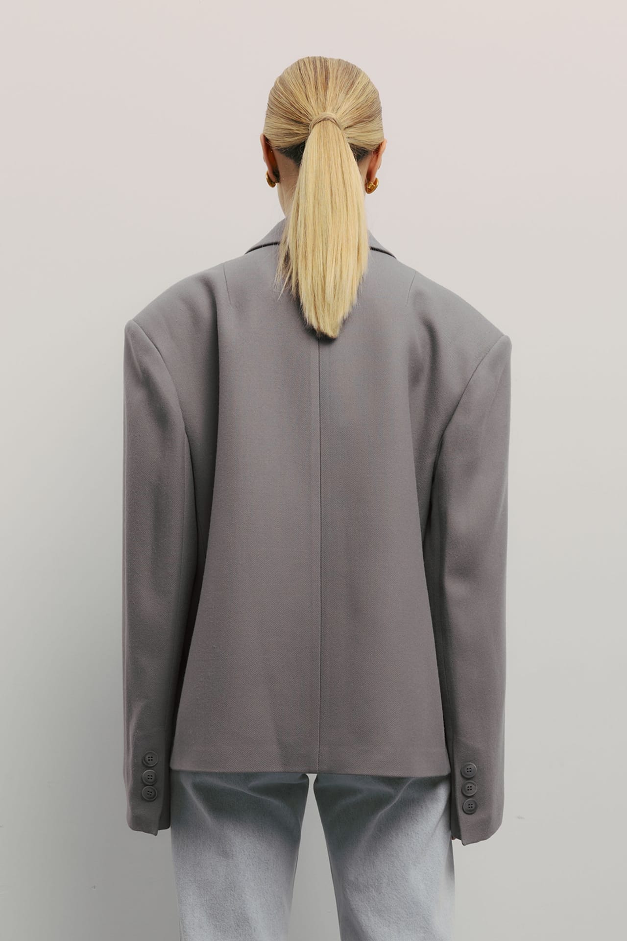 Oversized coat-jacket with a triangle - Photo 2