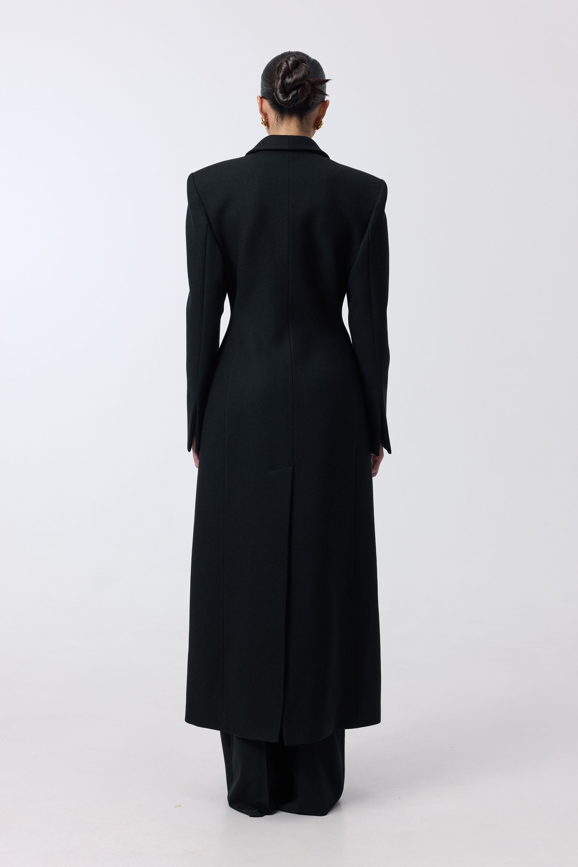 Fitted coat with accent shoulders - WWU-OC1036-2-25-130 - Photo 2