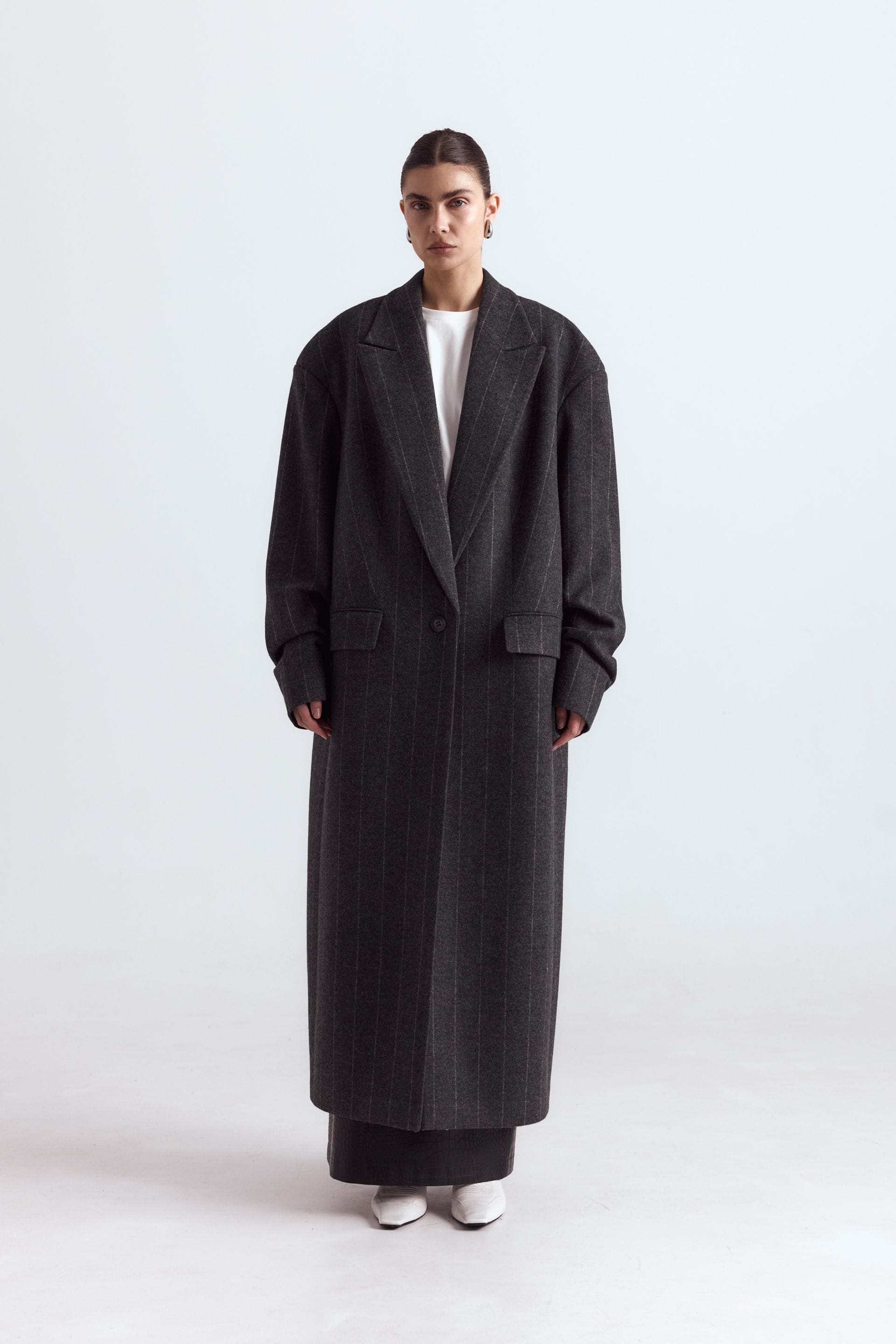 Straight-cut coat with gathered sleeves - WWU-OC1069-10-5 - Photo 1