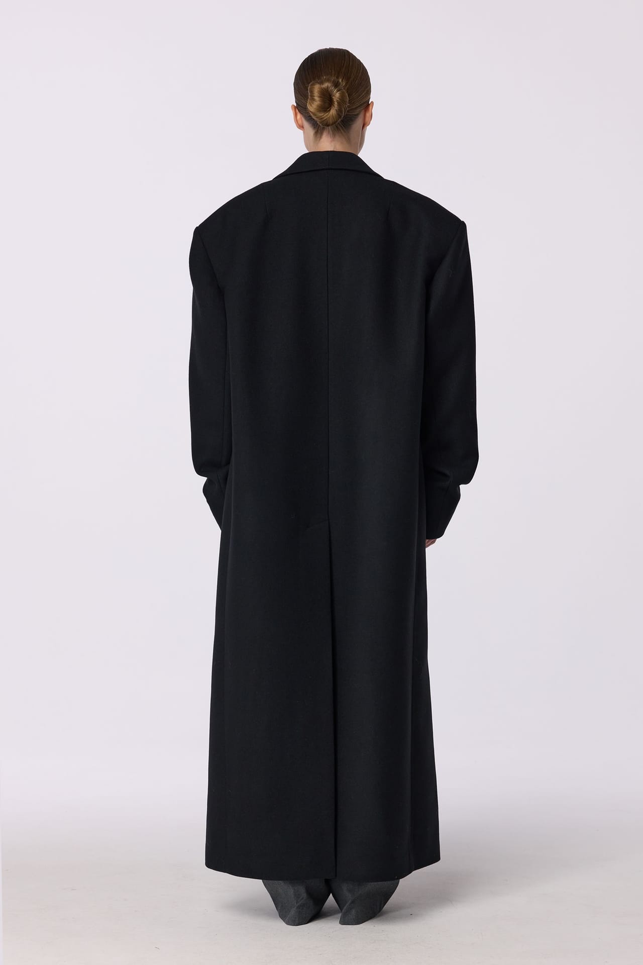 Straight-cut coat with gathered sleeves - Photo 4