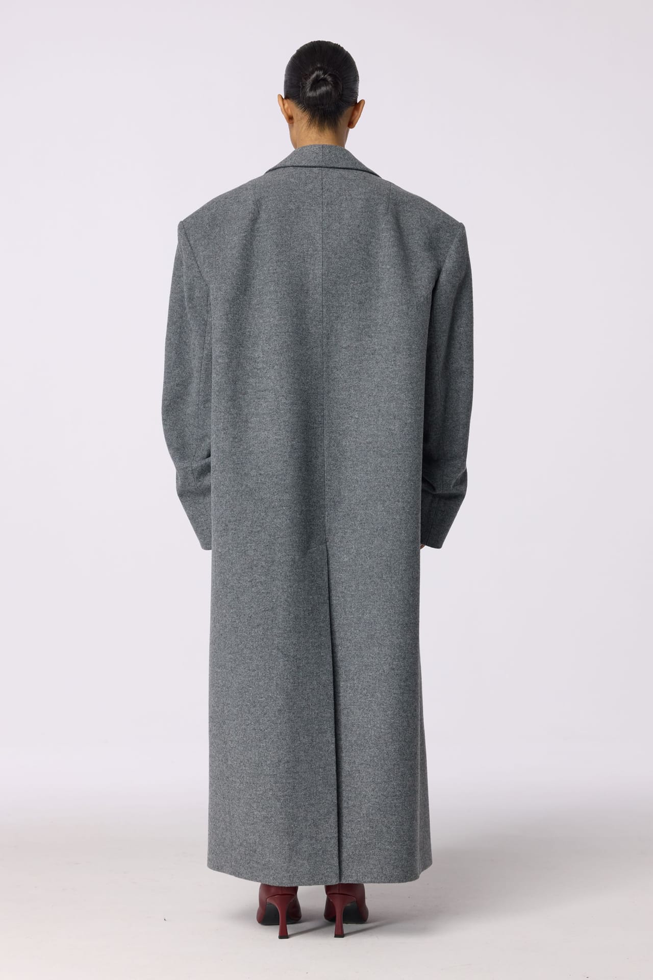 Straight-cut coat with gathered sleeves - Photo 4
