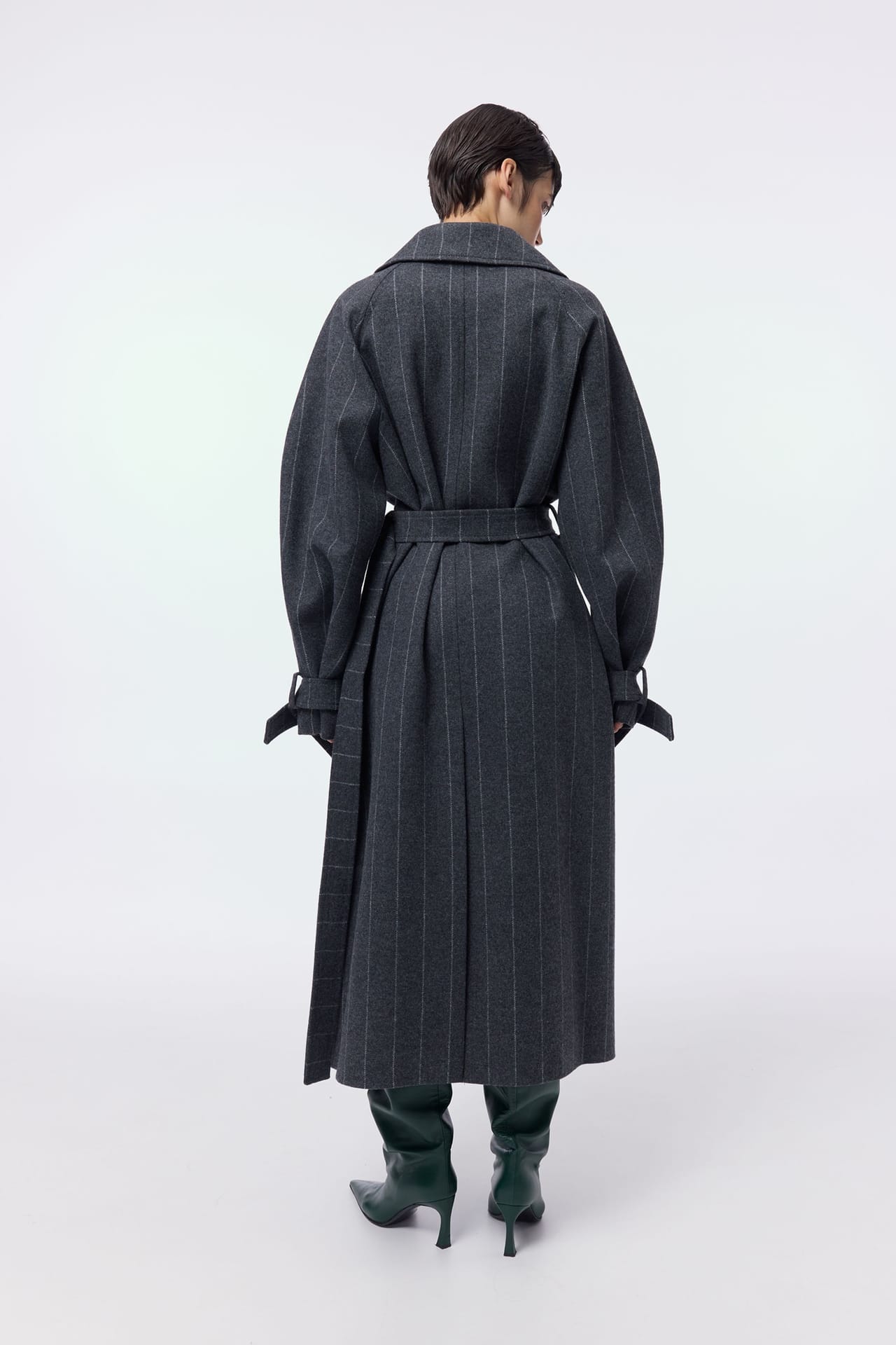 Maxi coat with dropped sleeves - Photo 4