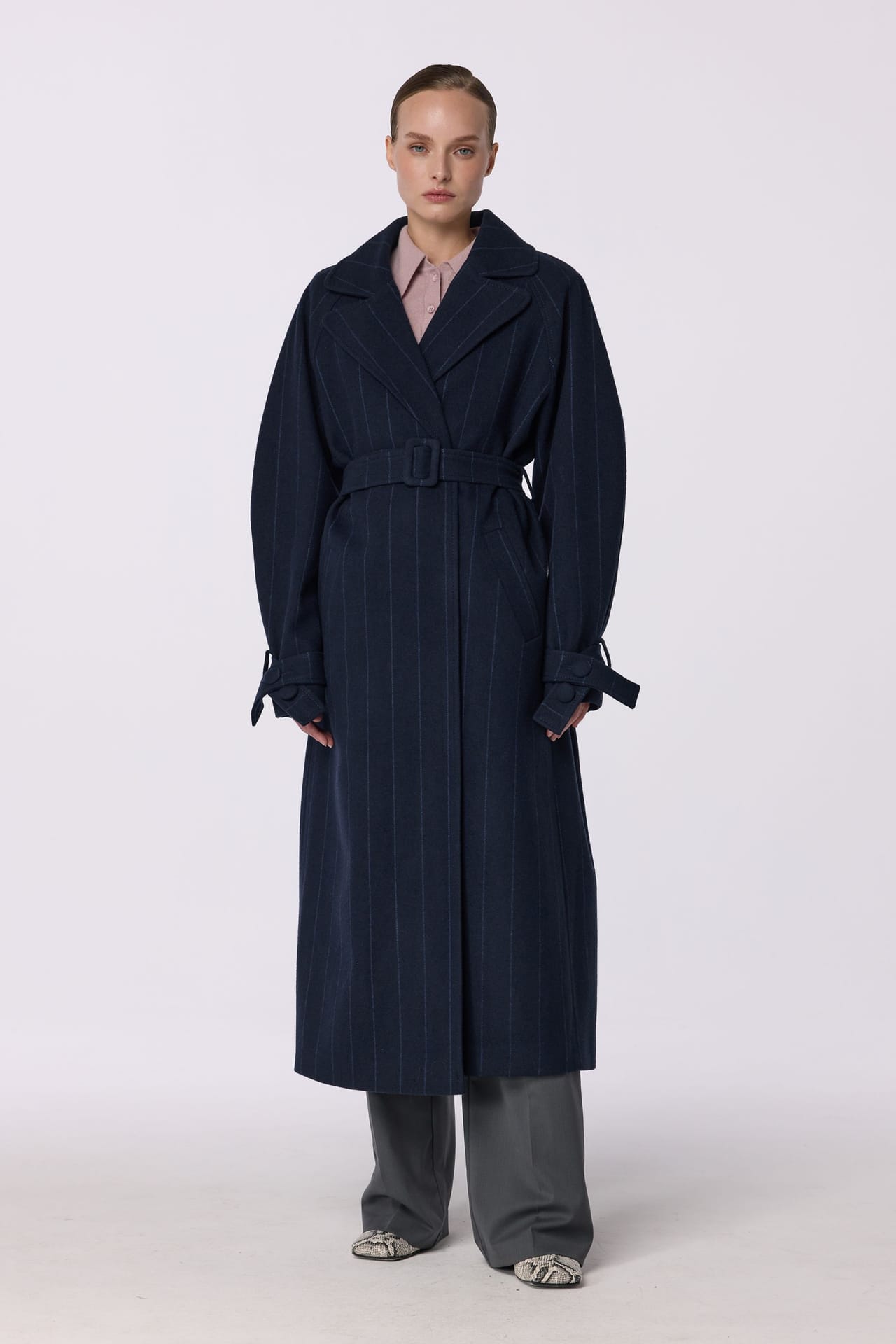 Maxi coat with dropped sleeves - Photo 3