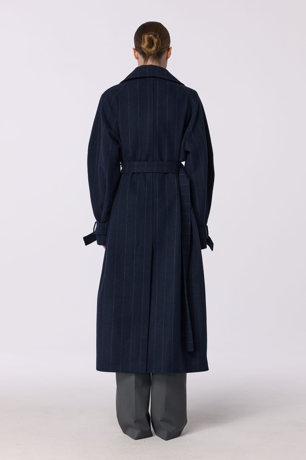 Maxi coat with dropped sleeves - Photo 4