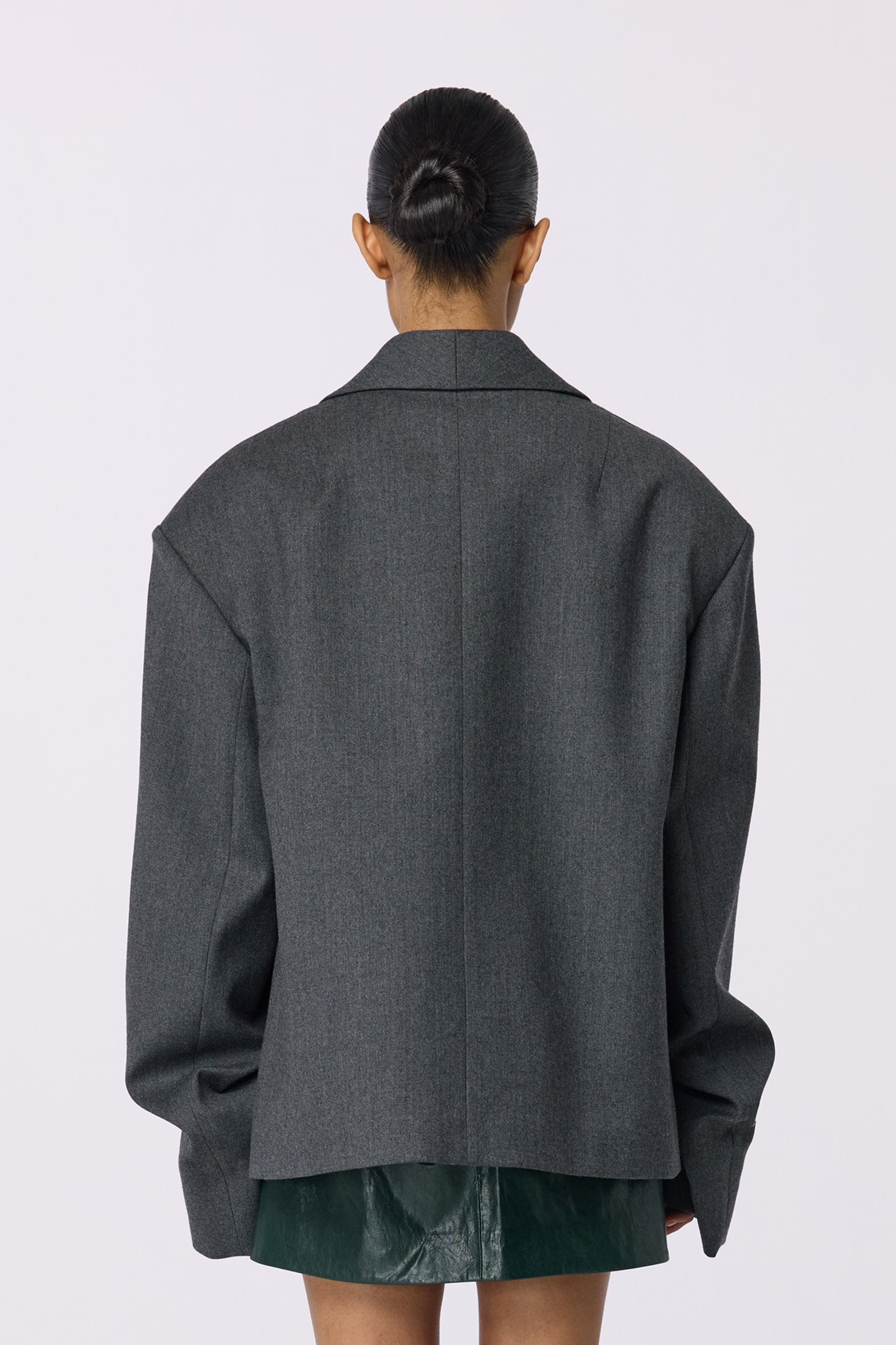 Go to product page - Veste en laine oversize avec fronces sur la manche Veste en laine oversize avec fronces sur la manche - WWT-J1071-7-2 - Photo 2
