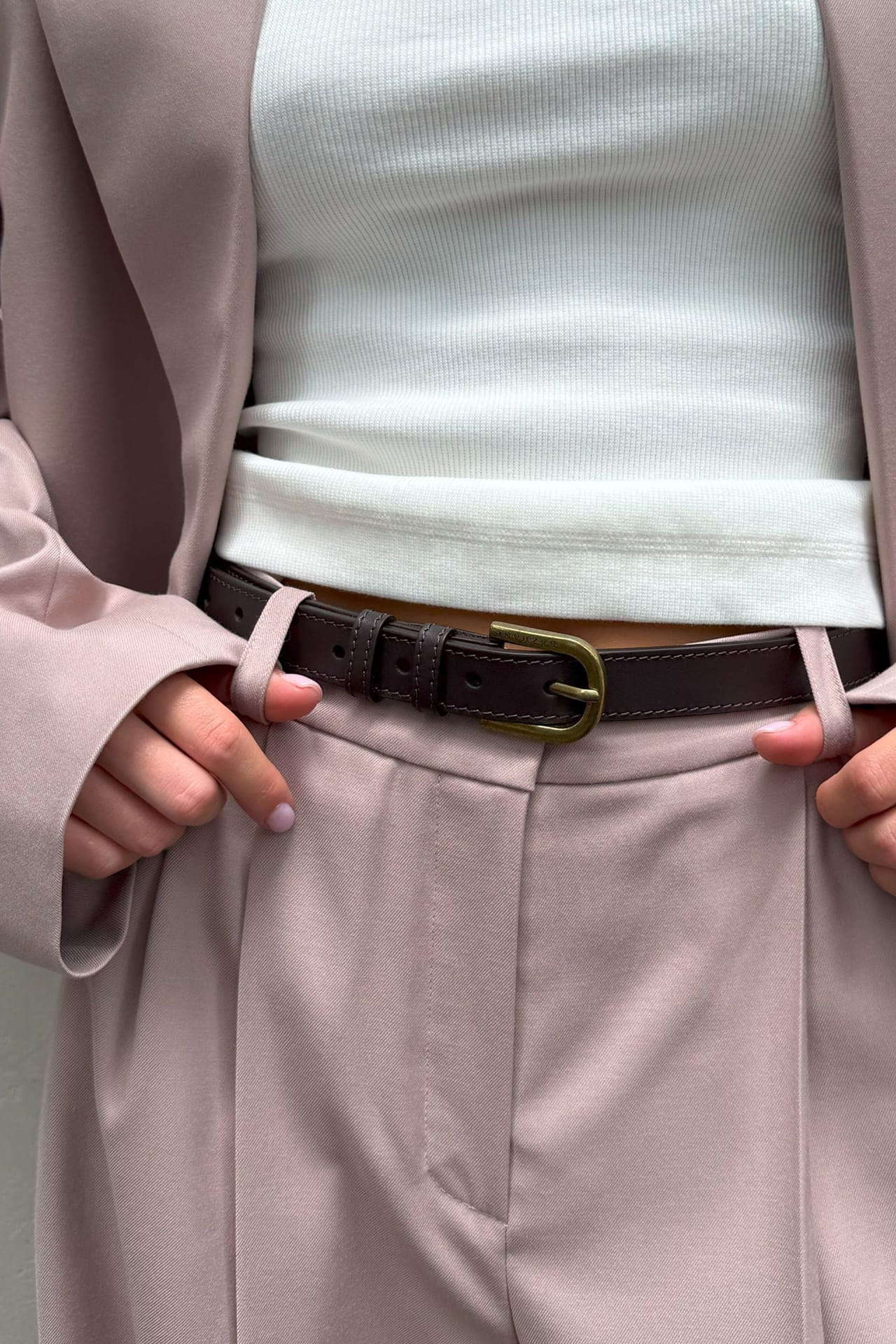 Zoom in - Leather belt Leather belt - Photo 4