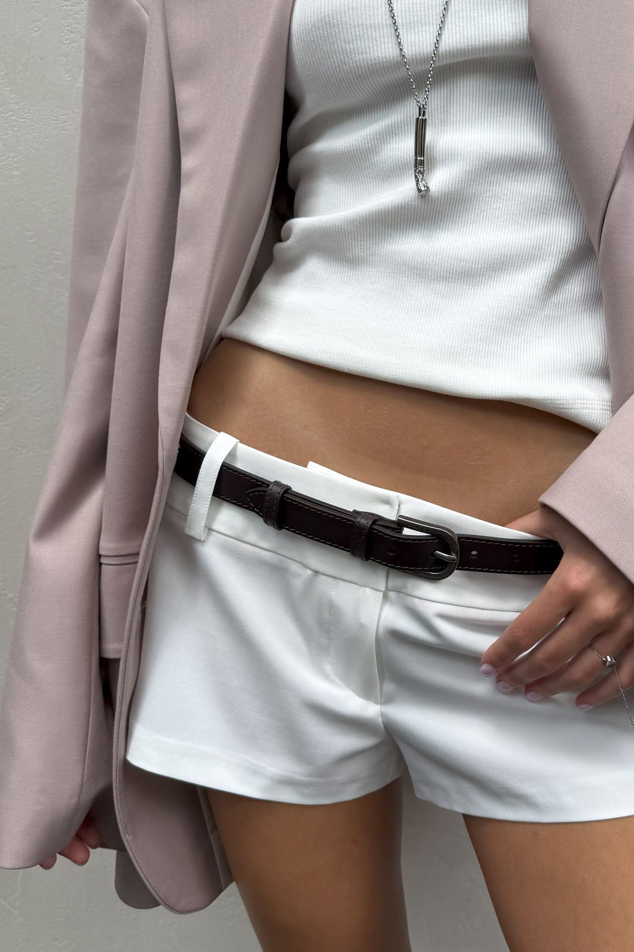 Zoom in - Leather belt Leather belt - Photo 4