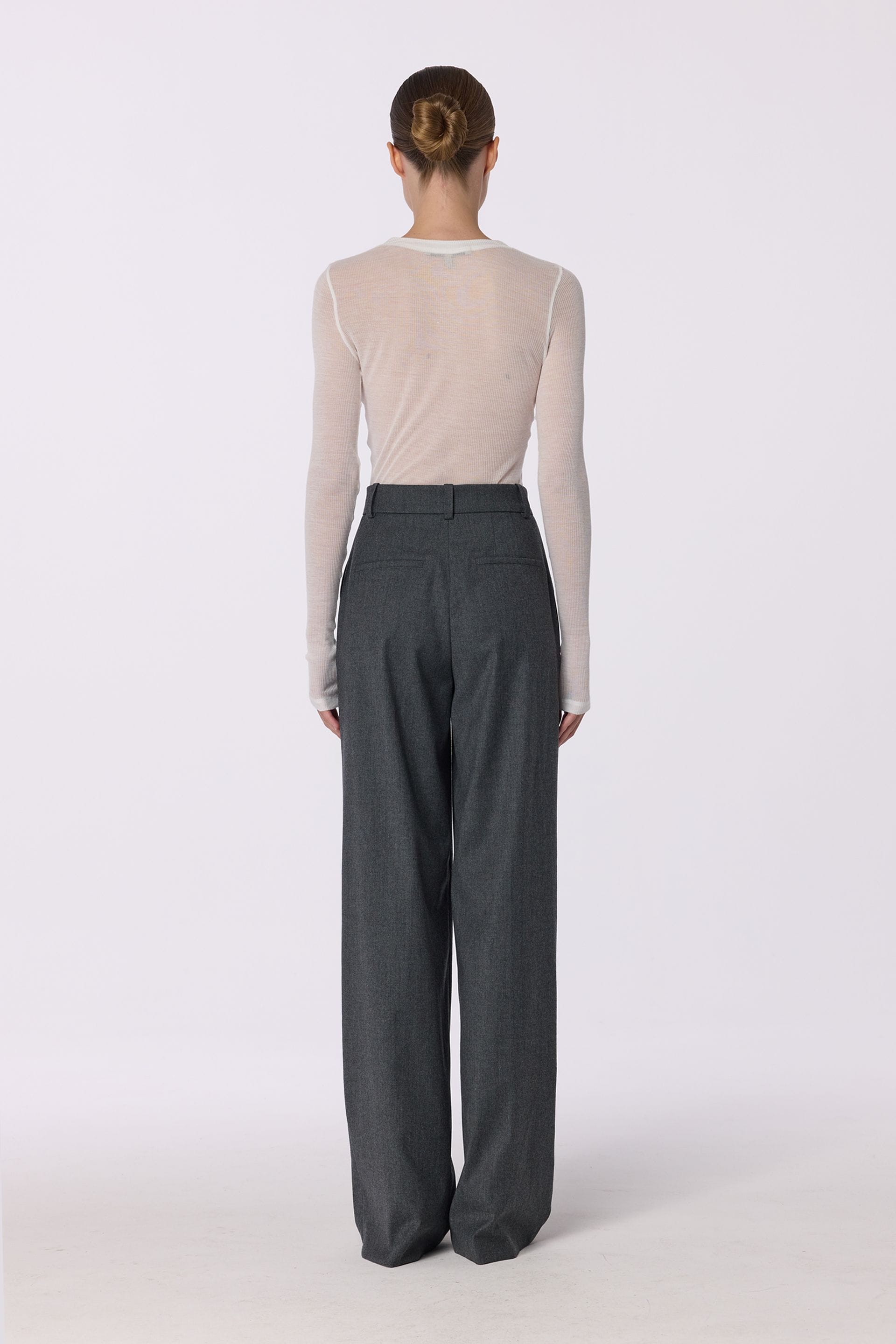 Go to product page - Relaxed wool pants with a mid-rise fit Relaxed wool pants with a mid-rise fit - WWB-P1068-7-2 - Photo 4