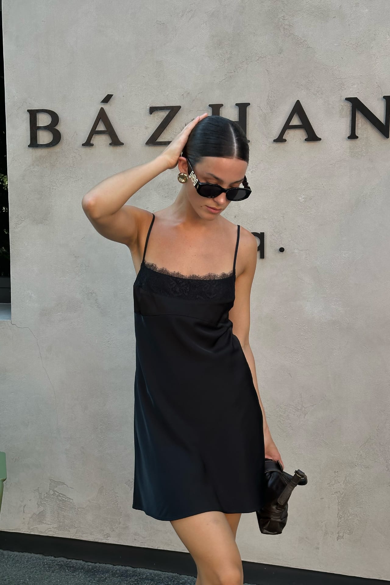 Zoom in - Mini dress with thin straps and lace Mini dress with thin straps and lace - Photo 5