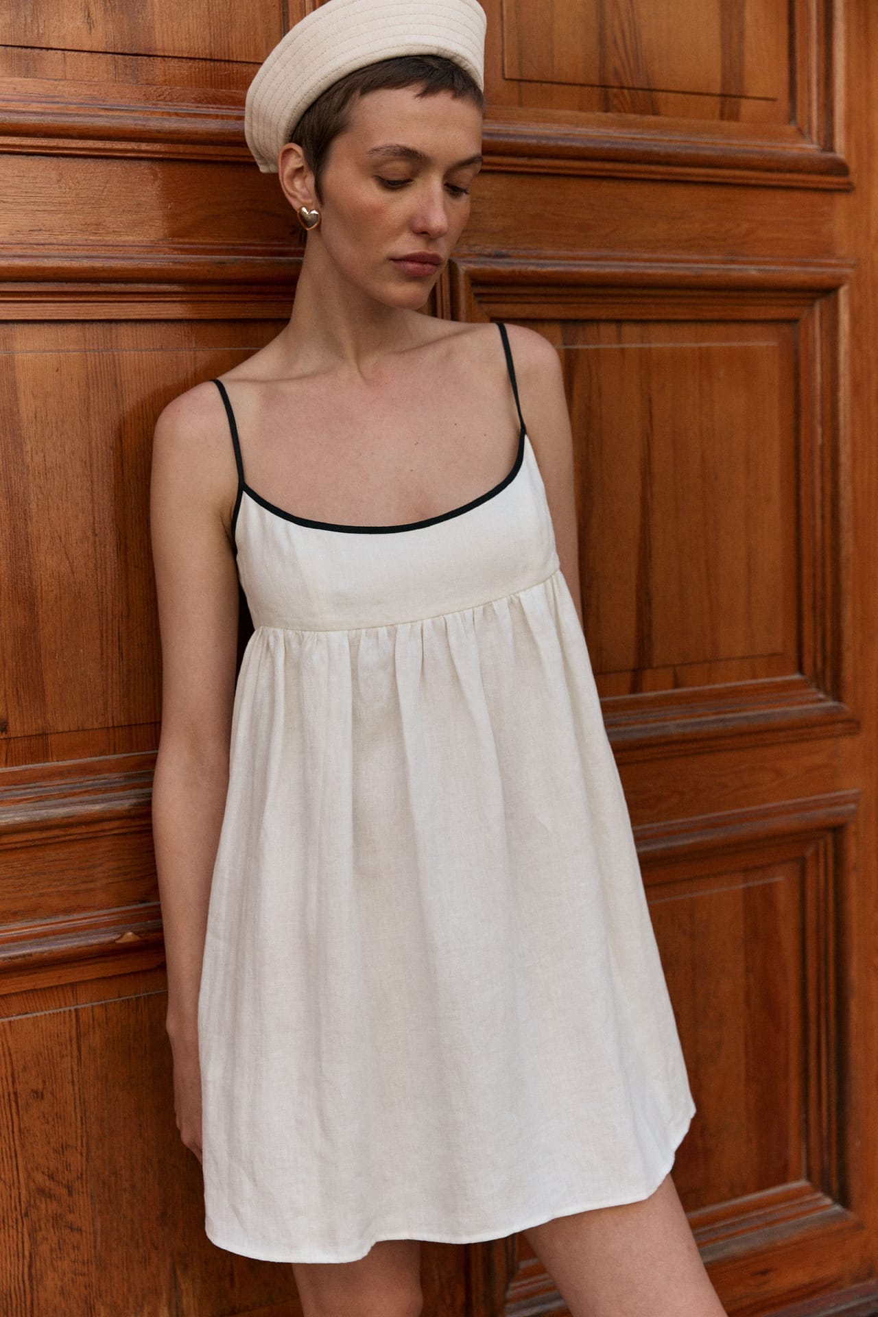 Zoom in - Mini A-line dress with black trim Mini A-line dress with black trim - Photo 3