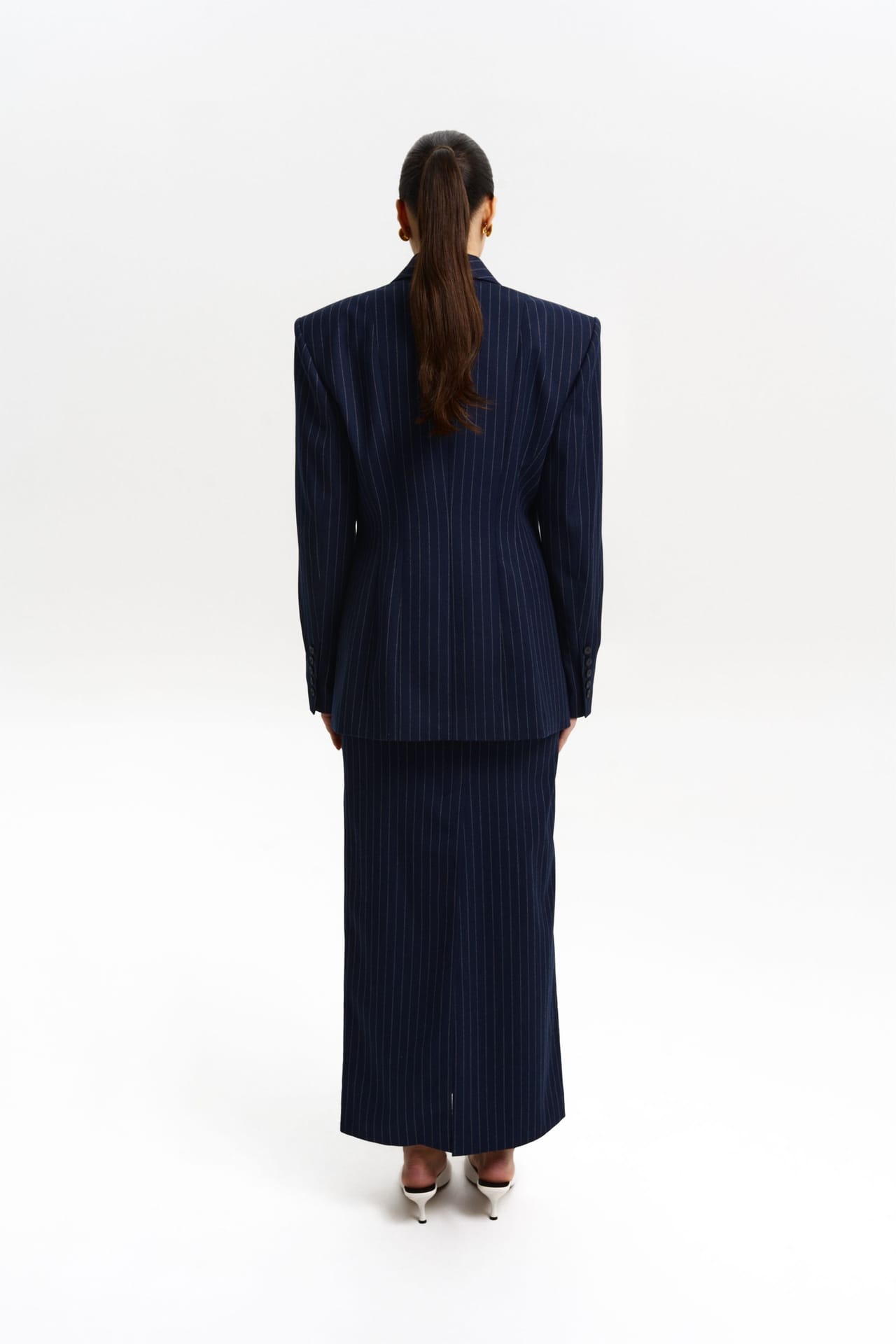 Zoom in - Veste en laine cintrée à un bouton Veste en laine cintrée à un bouton - Photo 4