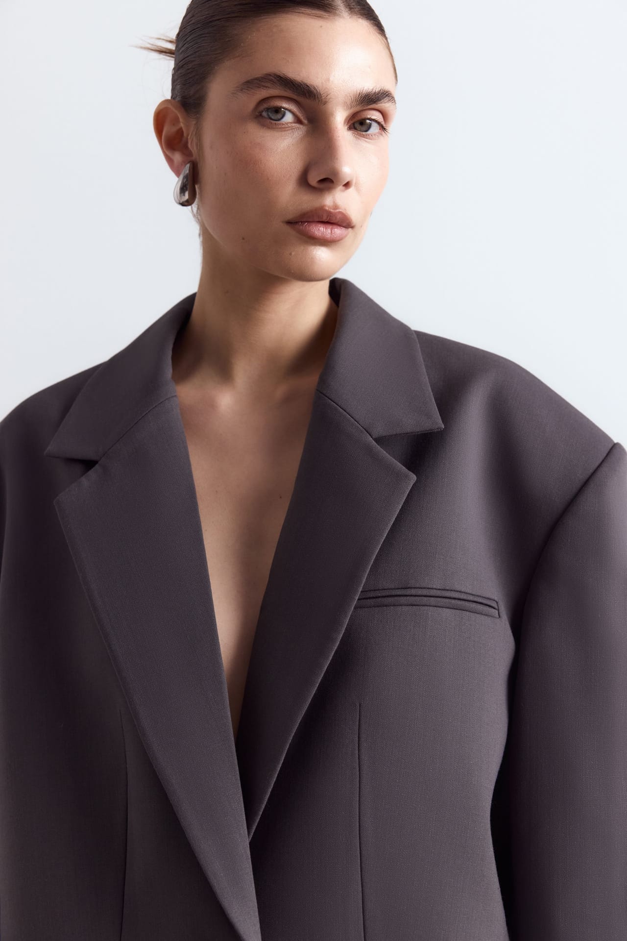 Zoom in - Cropped wool blazer with gathered details on the sleeves Cropped wool blazer with gathered details on the sleeves - Photo 5