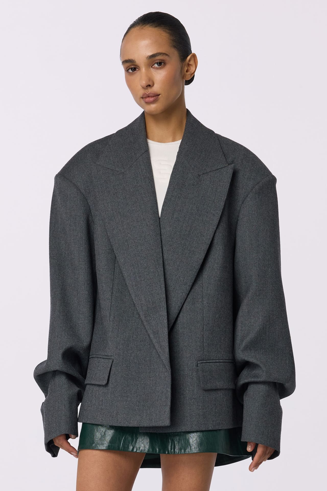Zoom in - Oversized wool blazer with gathered sleeves Oversized wool blazer with gathered sleeves - Photo 3