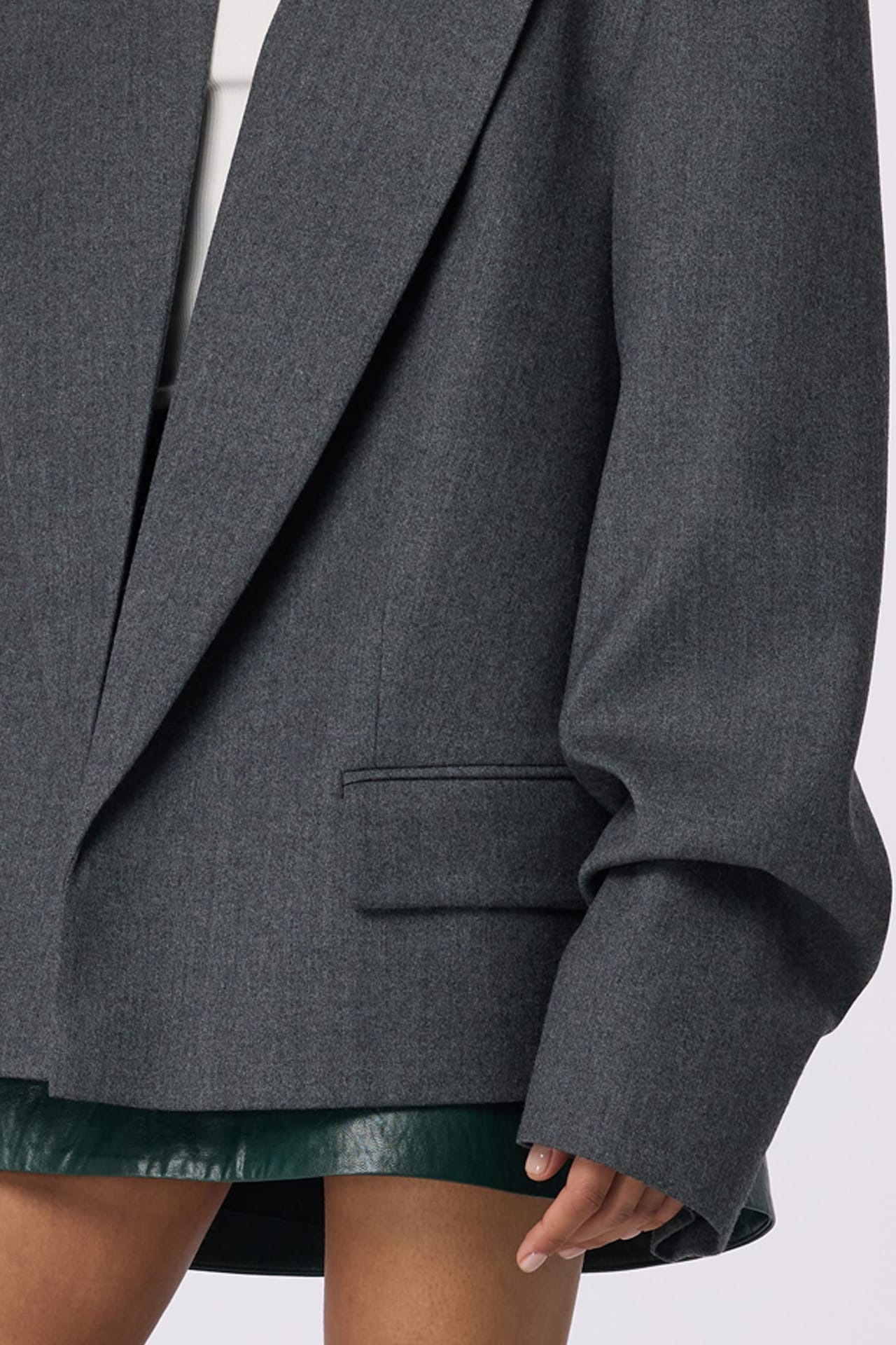 Zoom in - Oversized wool blazer with gathered sleeves Oversized wool blazer with gathered sleeves - Photo 5