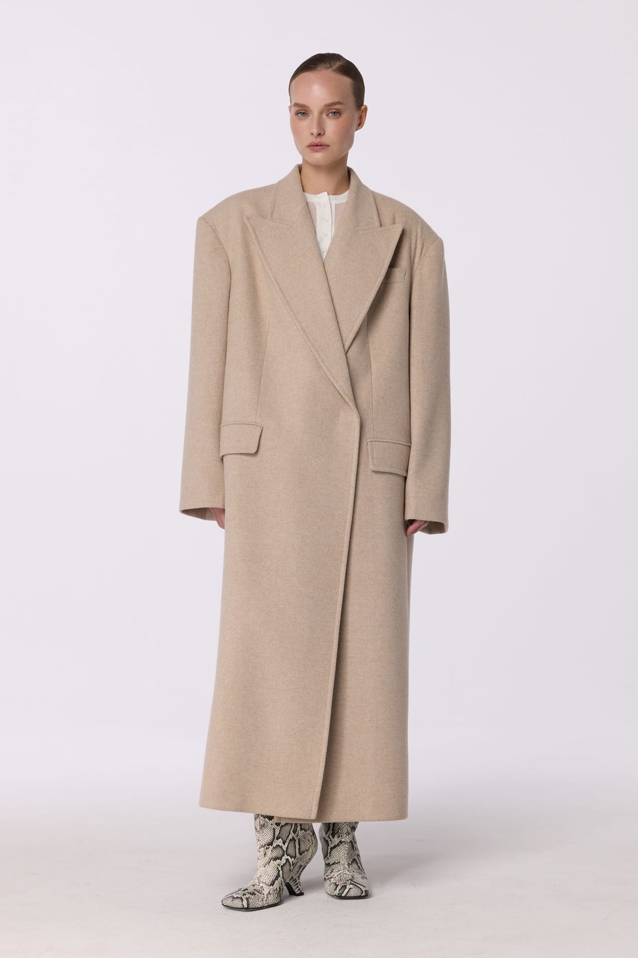 Zoom in - Manteau maxi à manches tombantes Manteau maxi à manches tombantes - Photo 3