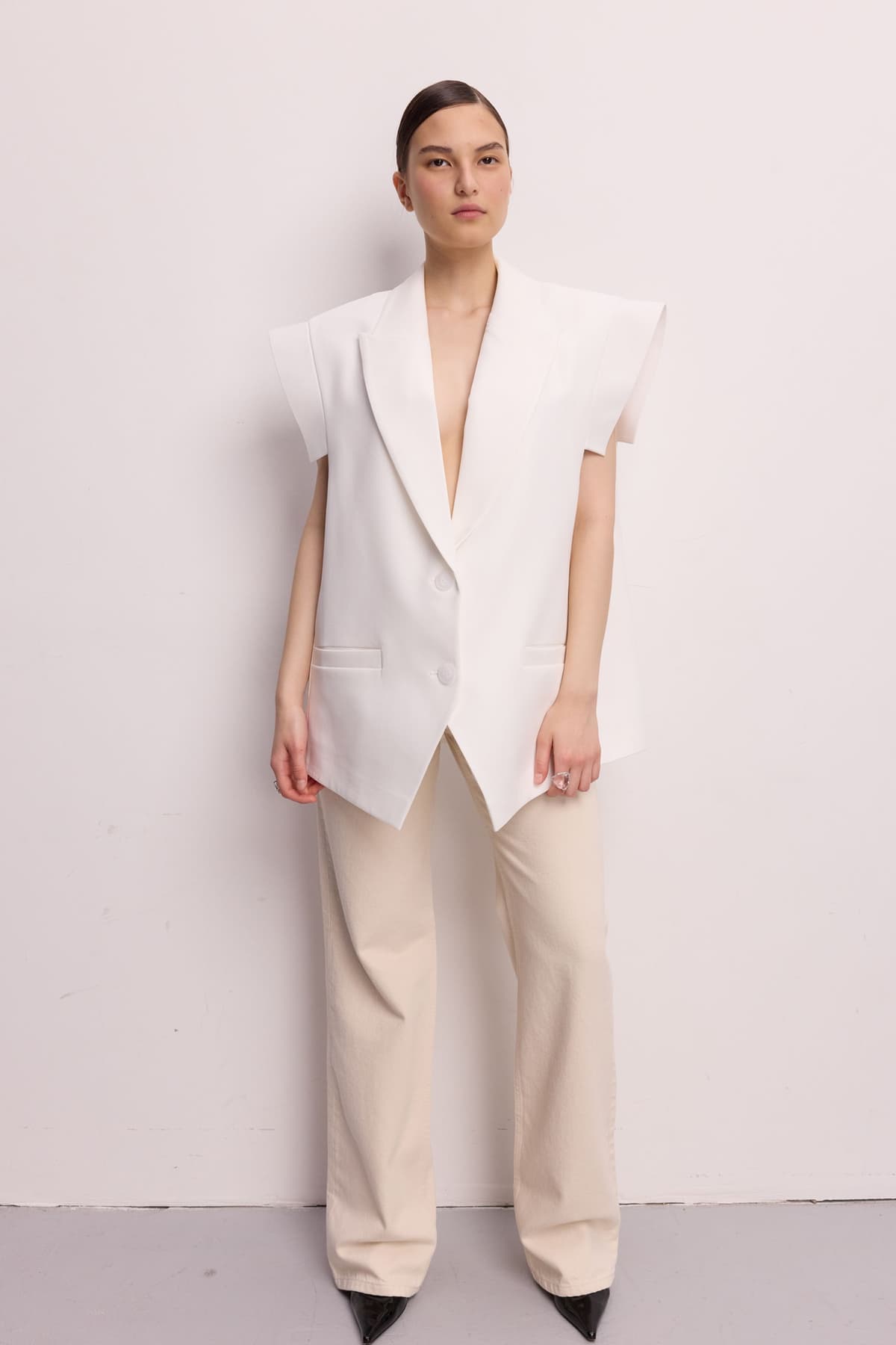 VIVID VEST WHITE 5/5